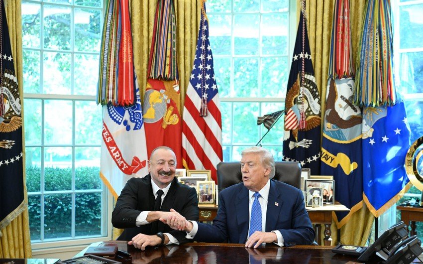 Tramp İlham Əliyevə hədiyyə etdiyi papağın qiymətini açıqladı - Tramp İlham Əliyevə hədiyyə etdiyi papağın qiymətini açıqladı -