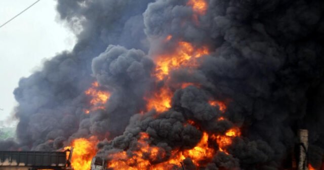 Rusiyada Moskvaya neft məhsulları daşıyan neft kəməri partladı - Mənbələr