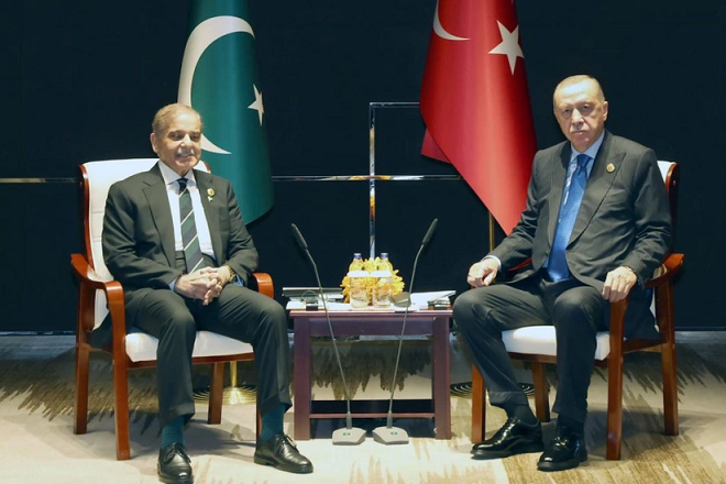 Ərdoğan Tiencində Şahbaz Şəriflə görüşdü