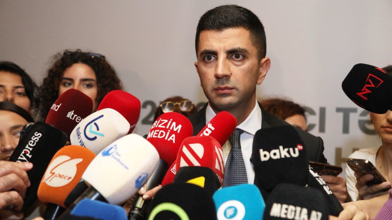 “Bütün məktəblərdə şagirdlərin telefondan istifadəsi QADAĞAN OLUNACAQ” – RƏSMİ
