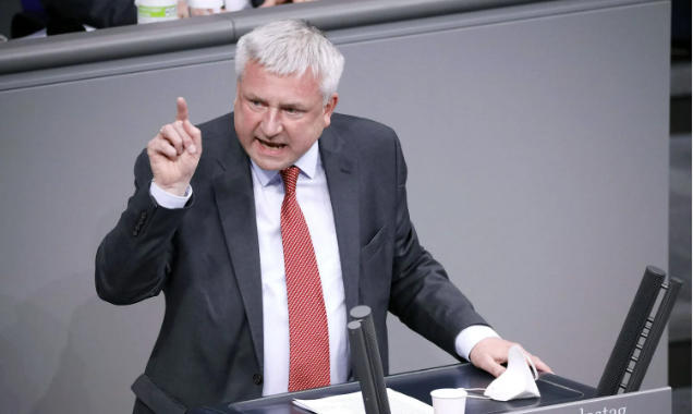 İki NATO ölkəsi üz-üzə: yeni prezidentə belə mesaj verildi