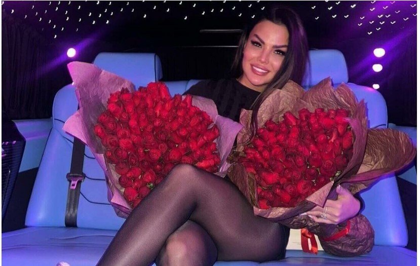 "Məclislərdə təkcə o mahnımı 10000 manata oxuyuram"