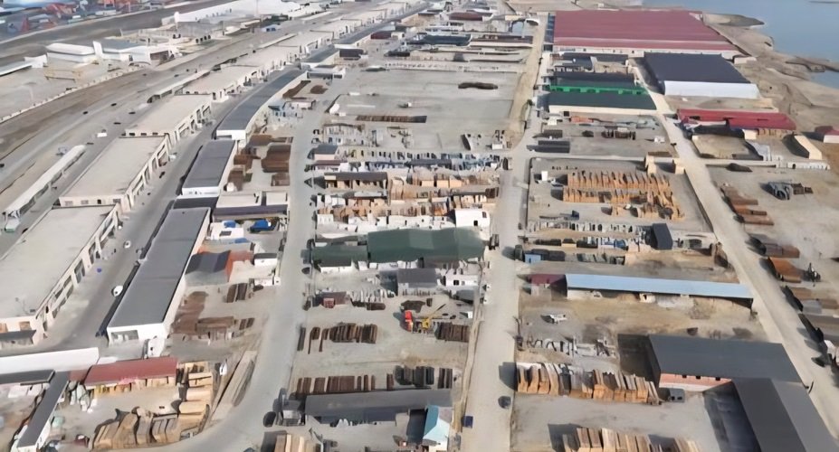 Dərnəgül bazarının arxasındakı evlər SÖKÜLÜR