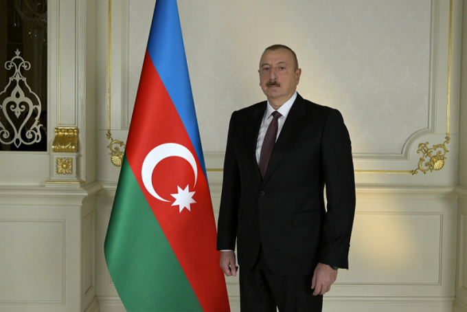 Prezident Vətən müharibəsi şəhidlərinin xatirəsini bir dəqiqəlik sükutla yad edib