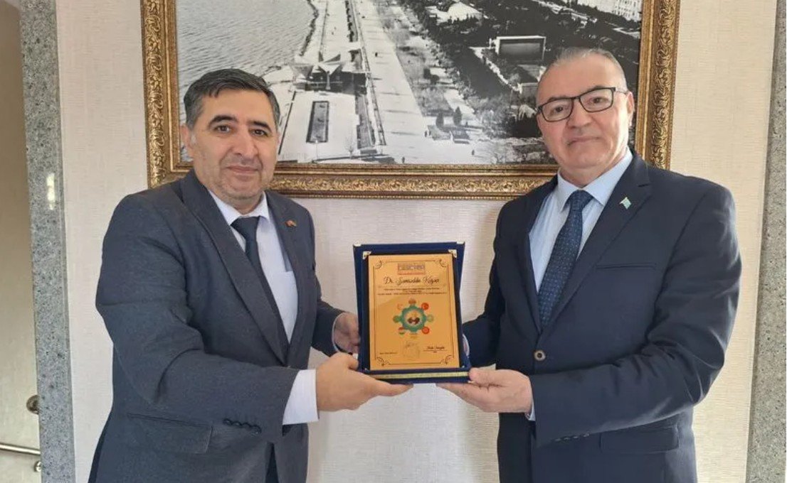 “Ramiz Əskər-Türk Dünyasına Xidmət Ödülü” daha bir qalibə təqdim edildi