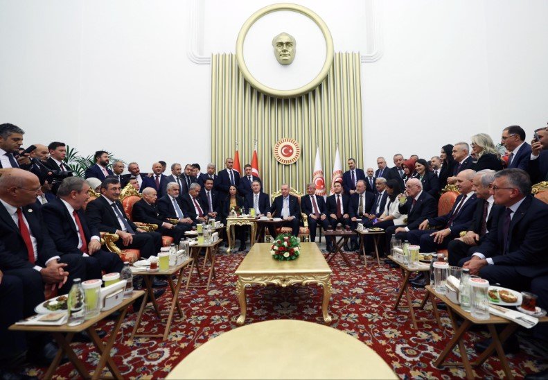 Türkiyəni silkələyən foto - Keçmiş müttəfiqləri Ərdoğanla barışır?