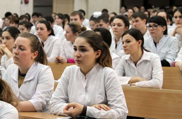 Tibb Universitetində nə baş verir? - Prezident təqaüdçülərinin sayı 6 dəfə azalıb