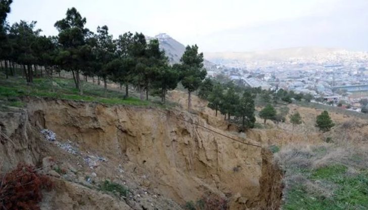 Bakının bu əraziləri ilə bağlı XƏBƏRDARLIQ: Hər an faciə baş verə bilər