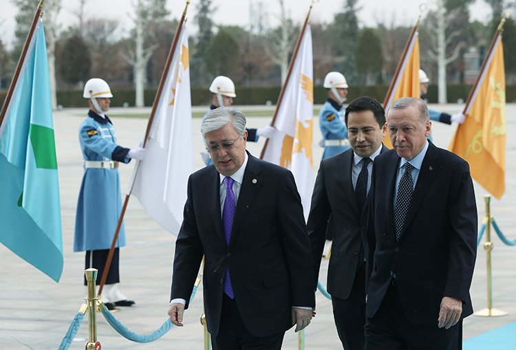 Əvvəl Ərdoğan, indi də Tokayev – Türk liderlərin seçdiyi məşhur azərbaycanlının SİRRİ