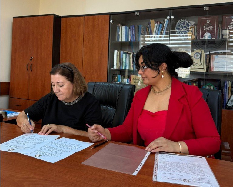 Nəsimi adına Dilçilik İnstitutu və Bakı Avrasiya Universiteti arasında kitab mübadiləsinə dair protokol imzalanıb