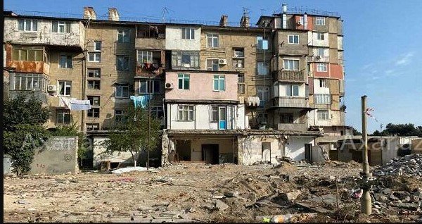 Bakının bu rayonunda evləri qurd basır - Video