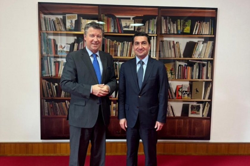 Hikmət Hacıyev Almaniya XİN-in dövlət katibi ilə regional məsələləri müzakirə edib