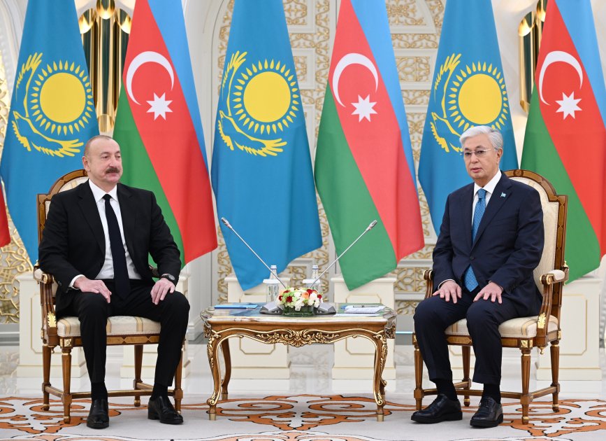 İlham Əliyev Astanada Tokayev ilə təkbətək görüşdü – FOTO