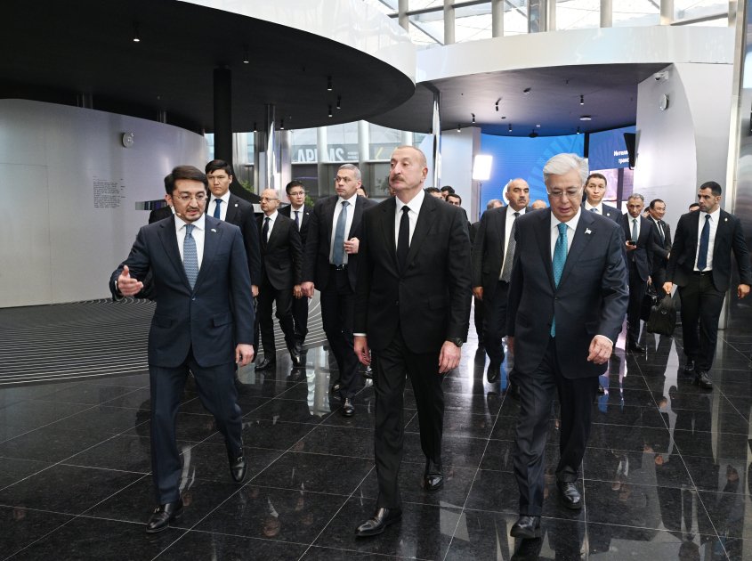 Prezidentlər Astanada Beynəlxalq Süni İntellekt Mərkəzində - FOTO