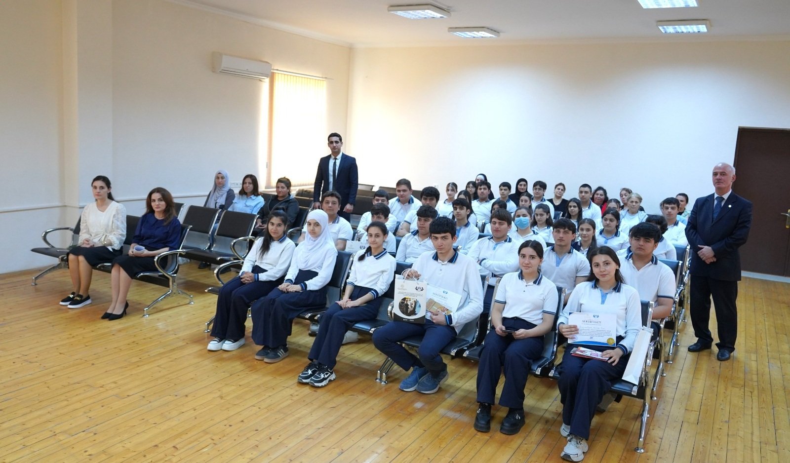 QHT Suraxanı rayonu 85 nömrəli tam orta məktəbdə maarifləndirici tədbir keçirib - FOTOLAR