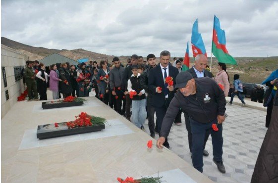 Daş Veysəlli kəndində Şəhidlər Abidə Kompleksi yaradıldı