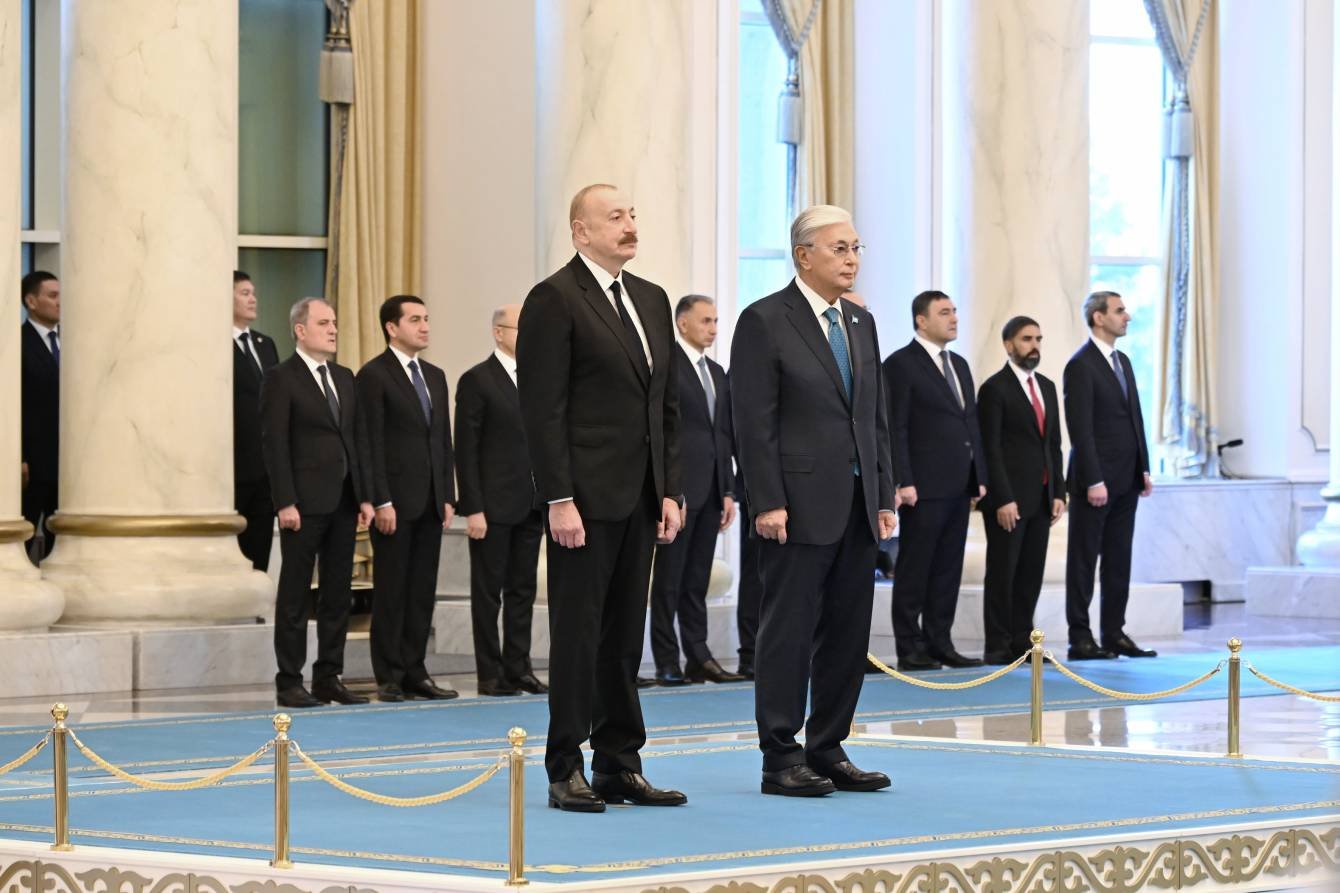 İlham Əliyev Tokayevi təbrik etdi