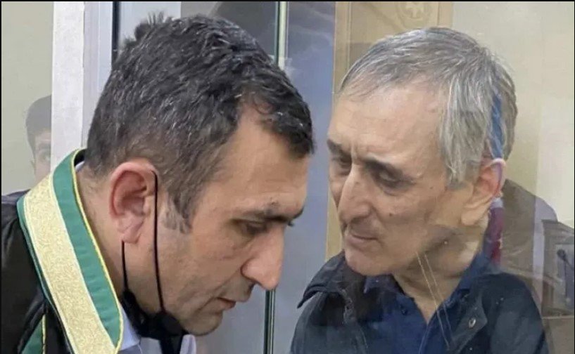 İlkin Süleymanovun vəkili maşın yuyanı belə döyüb - ŞOK VİDEO