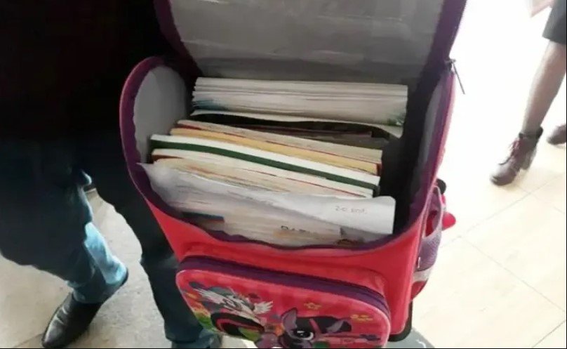 Şagirdin çantasına girən müəllim cəzalandırıldı - Azərbaycanda İLK