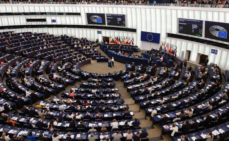 Avropa Parlamentinin deputatı necə rus agentinə çevrildi? - FOTO