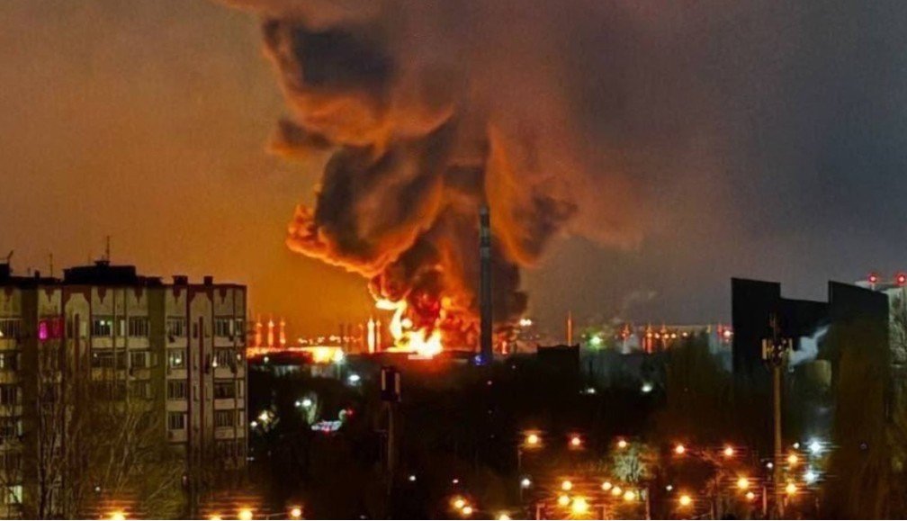 Ukrayna Saratovda neft emalı zavodunu vurdu