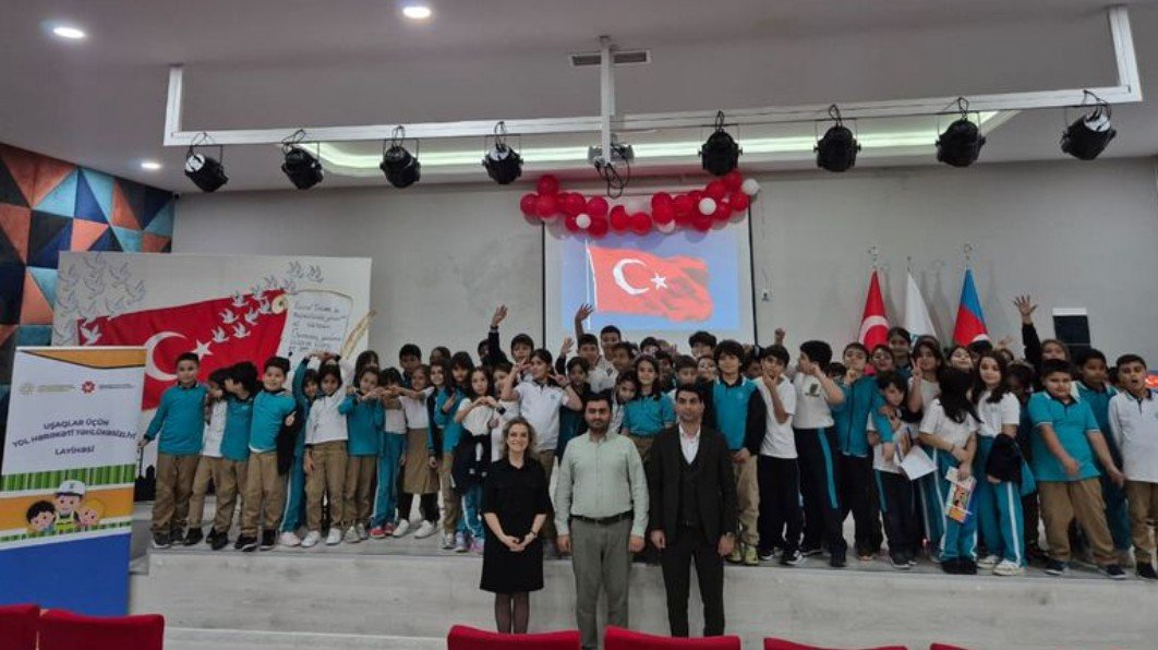 Uşaqlara yol hərəkəti qaydalari aşılanır