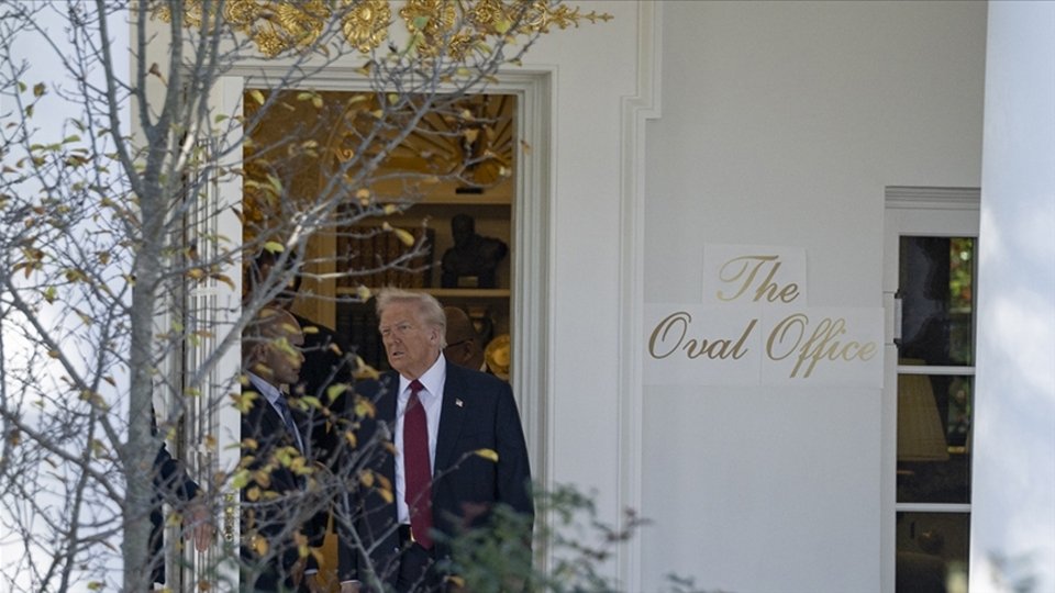 Tramp Oval ofisin yerin unutdu? - Bu görüntülər tənqid olundu