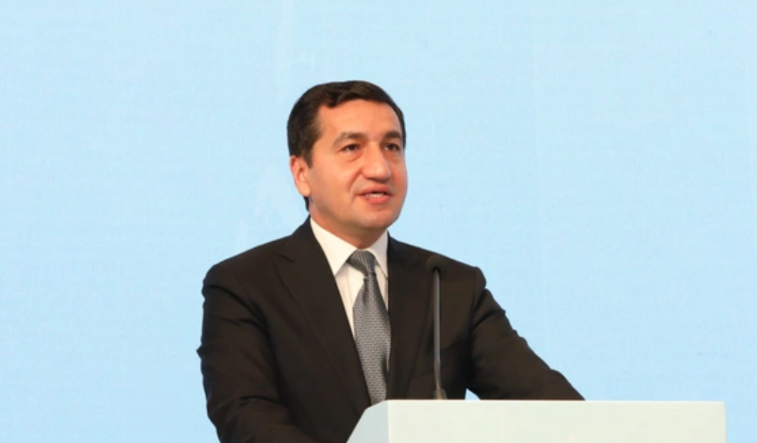 Hikmət Hacıyev: "Azərbaycan Silahlı Qüvvələrinin qürurlu bölmələri qardaş Türkiyə və Pakistan hərbçiləri ilə birgə addımlayır"