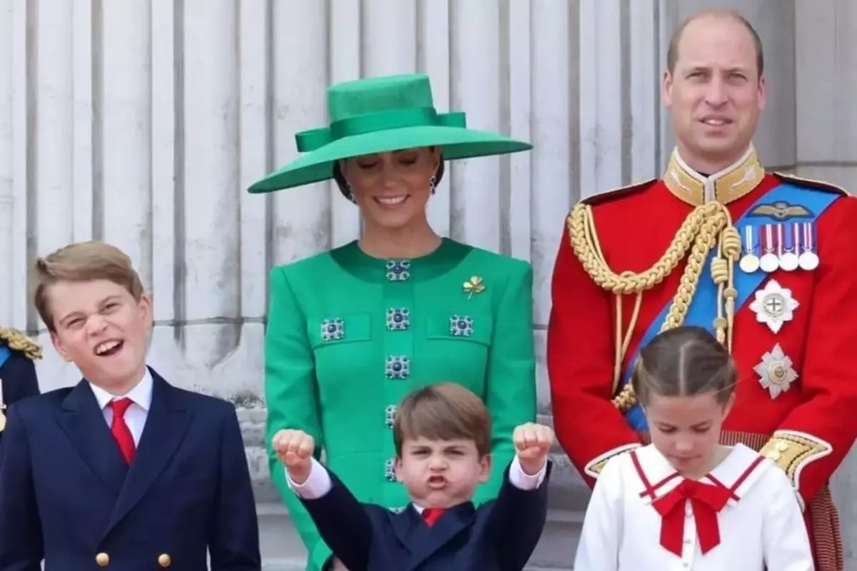 Britaniya taxtının varislərinə mobil telefon qadağası: Sarayda gərginlik