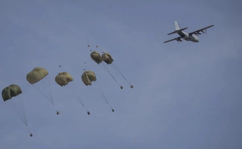 Hərbçilər niyə paraşütlə tullanmayıb? - AÇIQLAMA