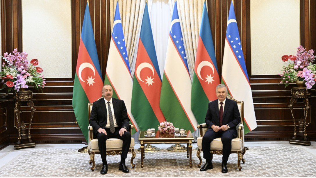 İlham Əliyev Mirziyoyevlə təkbətək görüşdü - FOTO