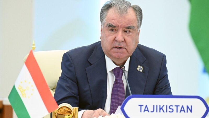 Emoməli Rəhmon Azərbaycan Prezidentini təbrik edib