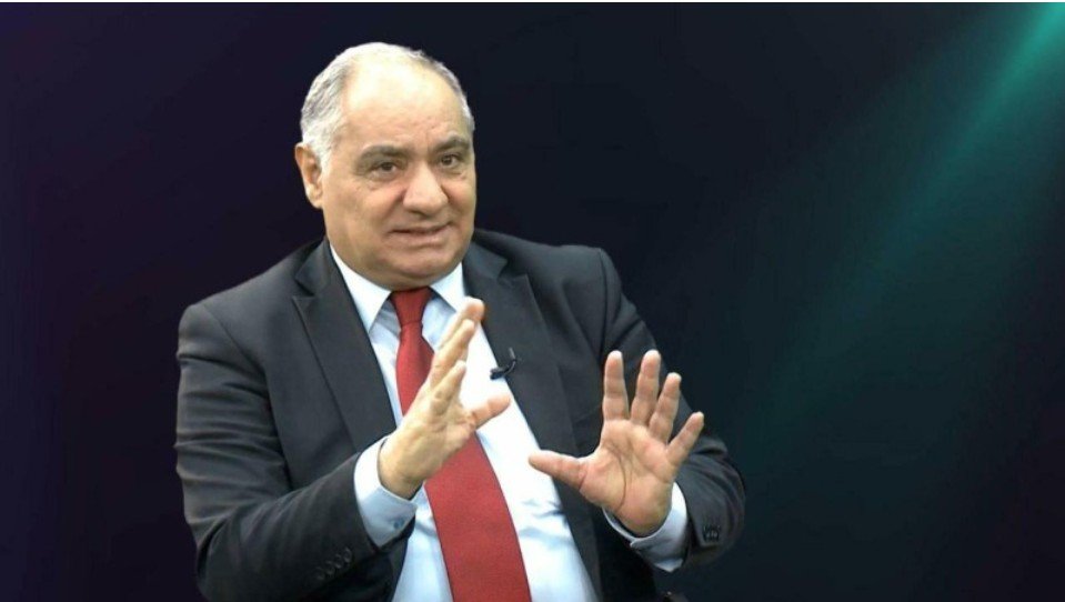 Qulu Məhərrəmli: “Bir müəllim biliyi dərsdə deyil, evində verirsə, bu, cinayətdir” – MÜSAHİBƏ