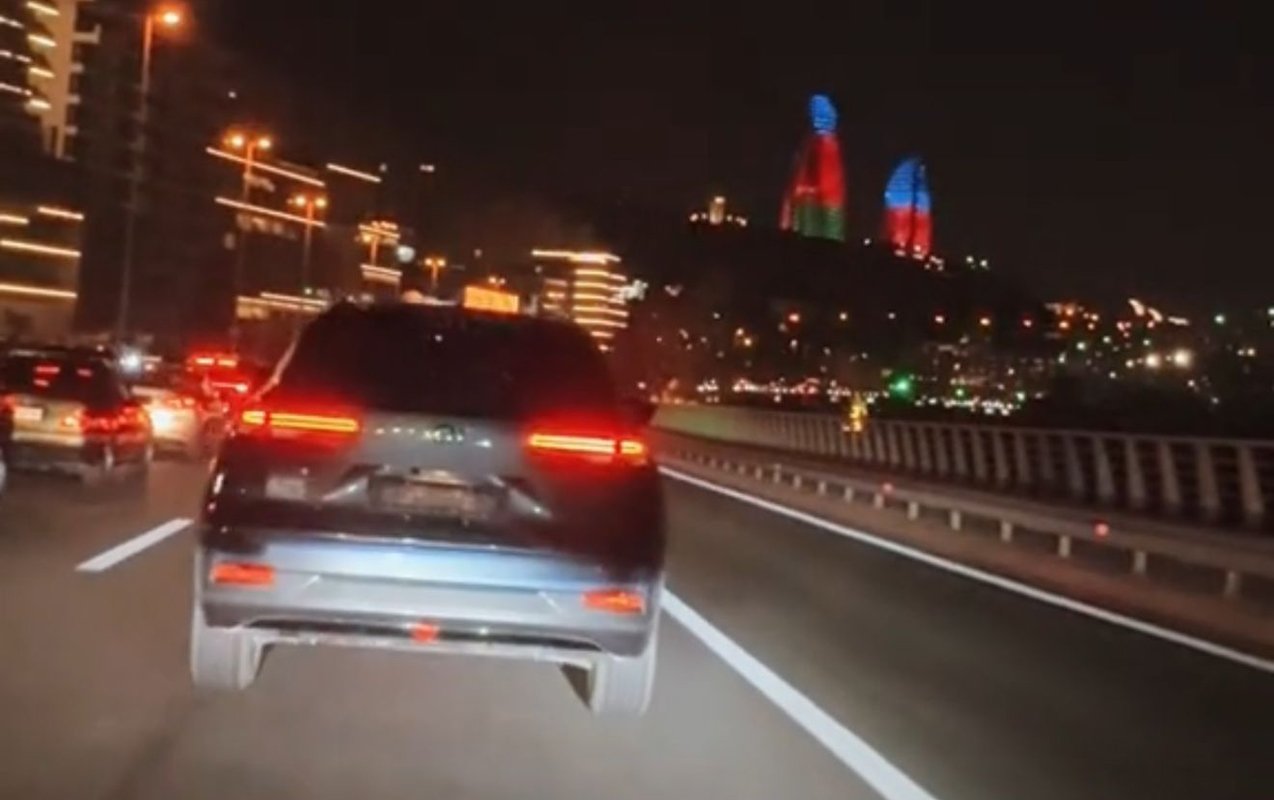 Nömrəni söküb avtobus zolağına daxil olan qazi imiş - VİDEO