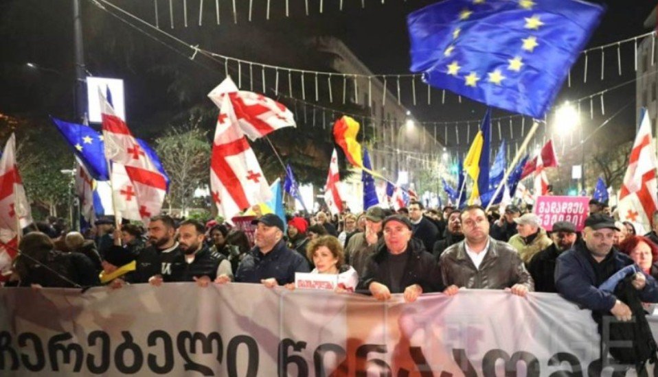 Tbilisi küçələrində yenidən Avropa bayraqları