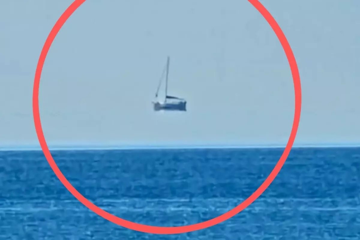 Qayığın havada asılı qaldığını görənlər gözlərinə inanmadı: Görüntülər Türkiyədən!