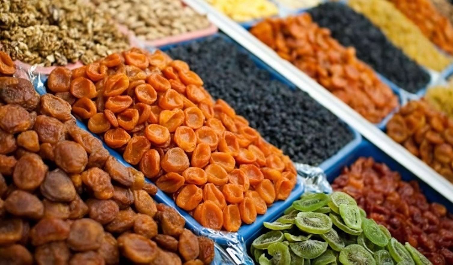 Bazarlarda meyvələrin üzərinə milçək dərmanları səpilir? – AÇIQLAMA