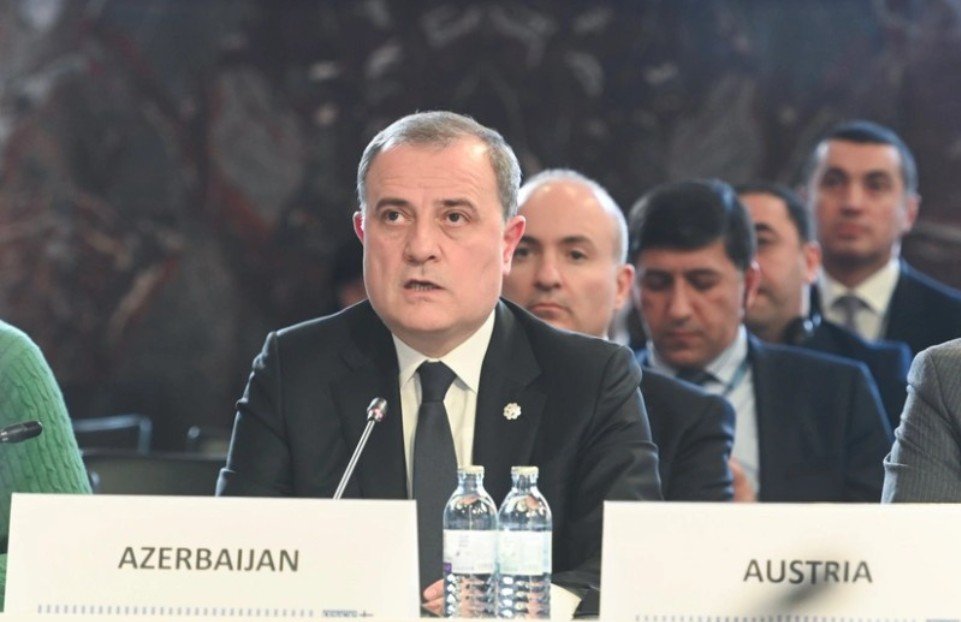 Ceyhun Bayramov Ermənistan Konstitusiyasının dəyişdirilməsindən danışdı