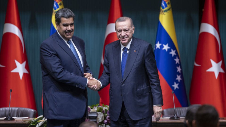 Maduro Ərdoğana zəng elədi