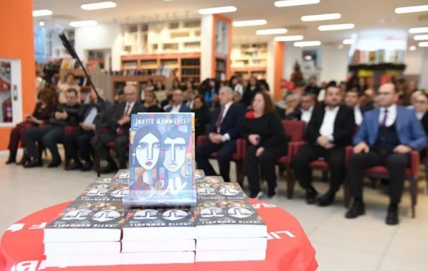 Yazıçı, publisist Natiq Məmmədlinin “Sev” romanının təqdimatı olub
