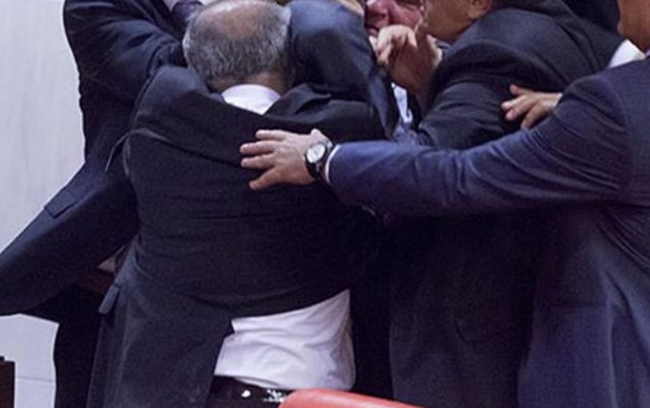 İcra başçısının müavini ilə dalaşan şəxs tutuldu