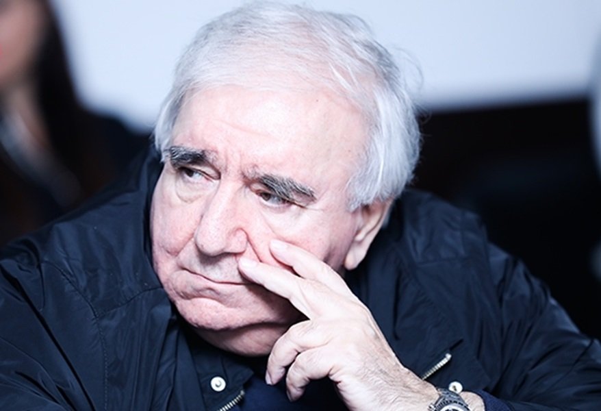 Təslimiyyətin poetik forması – Ramiz Rövşənə hörmətlə