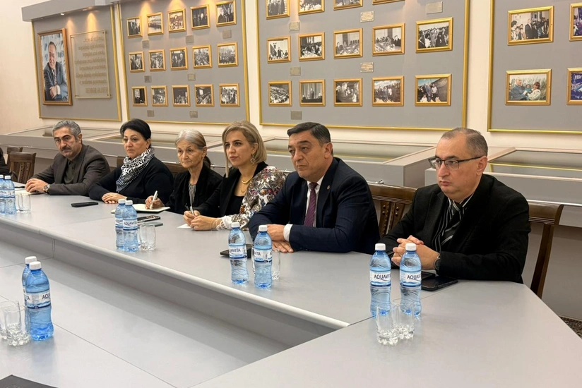 "Qaçqınkom" yanında İctimai Şurada vətəndaşlarla əlaqələrin gücləndirilməsi müzakirə olunub