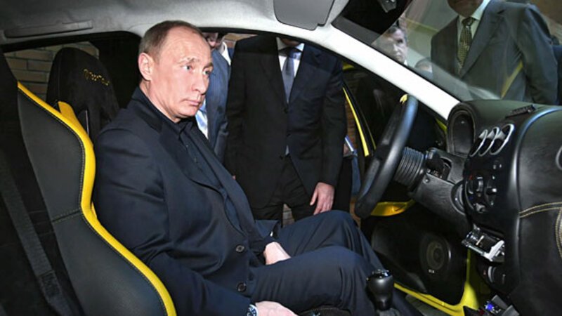 Putin: Arada gizli şəkildə bunu edirəm