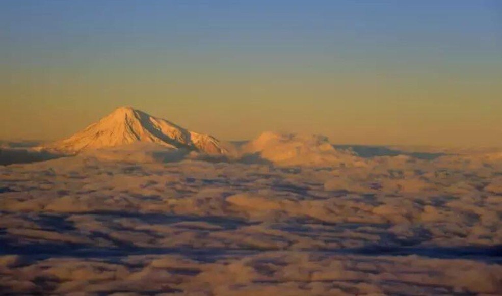 Özünü peyğəmbər elan edib Nuhun gəmisini yenidən tikdi: Dekabrla bağlı bəd proqnoz verdi