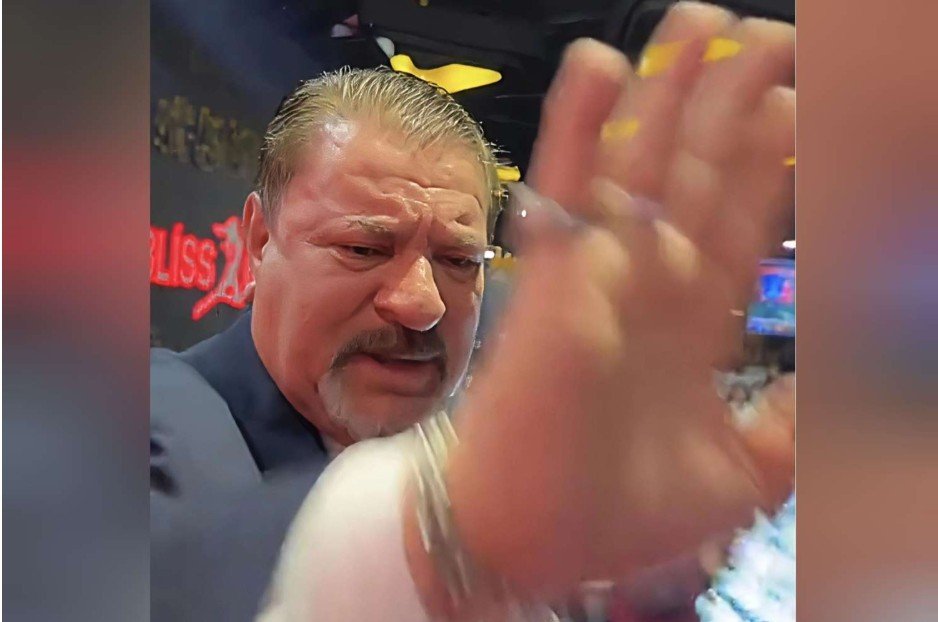 Ağadadaş Ağayev yenə əsəbləşdi - Video çəkən şəxsə hücum etdi - ŞOK GÖRÜNTÜ