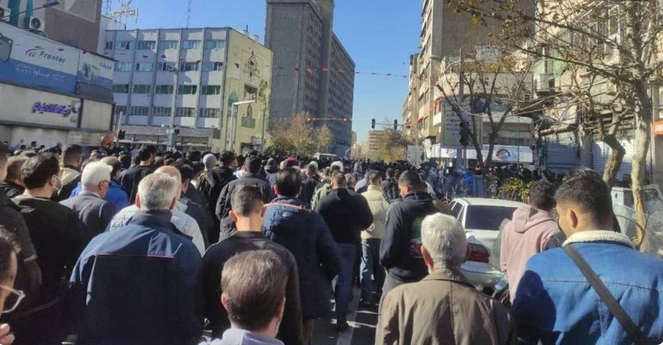 İranda kütləvi etirazlar – Polis gözyaşardıcı qazdan istifadə edir