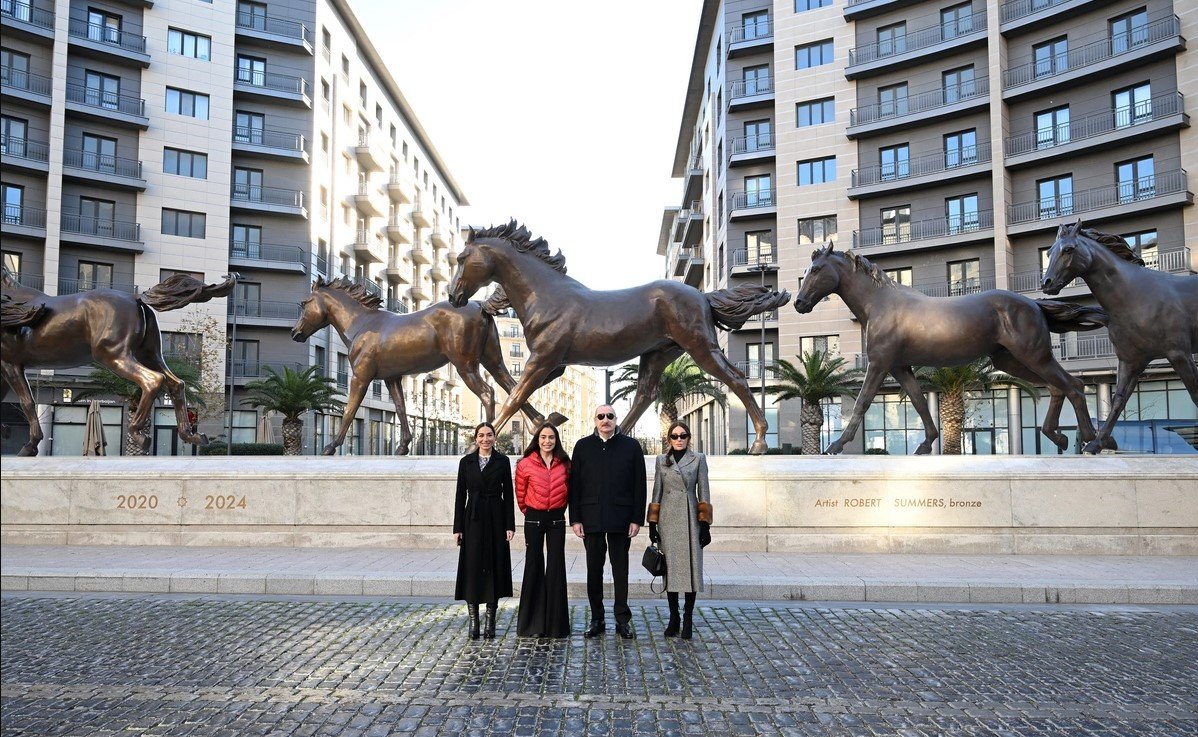 Prezident ailə üzvləri ilə “Bakı Ağ Şəhər”də - YENİLƏNİB+FOTOLAR