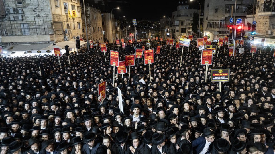 İsraildə avtobus izdihamın üzərinə sürdü: Ölən və yarananlar var