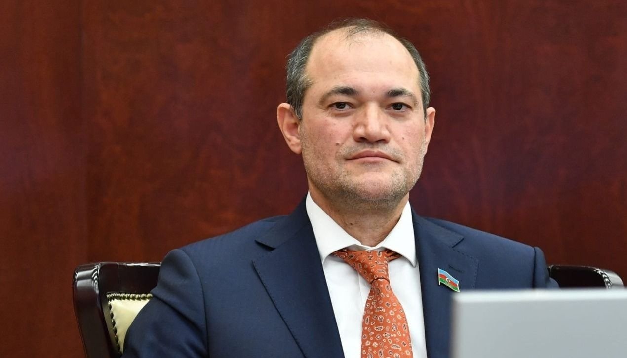 Razi Nurullayev qardaşı oğlunun Dubaydakı toyundan danışdı